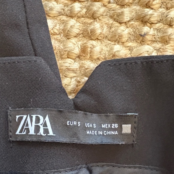 Zara Women's Black Cropped Pants - Picture 2 of 3